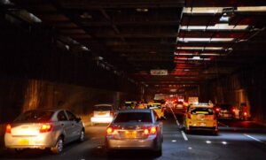 Lee más sobre el artículo CON TRAMPAS ANTI VANDÁLICAS BUSCAN FRENAR HURTOS A CABLEADO DEL TÚNEL MUNDIALISTA